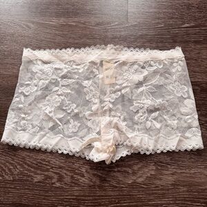 Aerie Floral Lace Boyshorts in Cream
